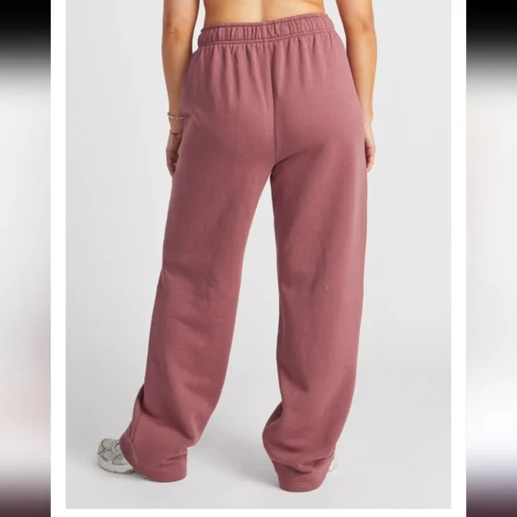 Alo Accolade Straight Leg Sweatpant - Picture 2 of 7